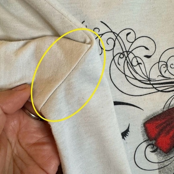 SHEIN Women’s Graphic Tee Bow Face Off Shoulder Casual Top Size Small - Picture 9 of 12